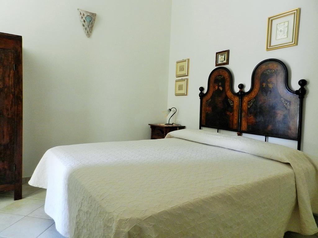 Chicchiritanos Bed & Breakfast Monti Cameră foto