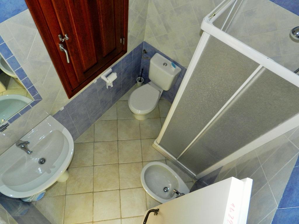 Chicchiritanos Bed & Breakfast Monti Cameră foto